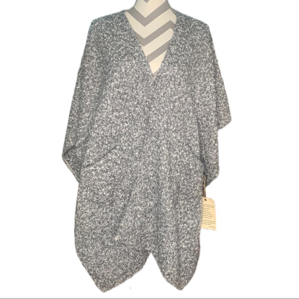 NWT Demdaco charcoal shrobe comfy shawl/robe